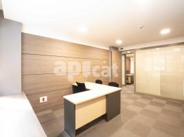 For rent office, 465.00 m², close to bus and metro