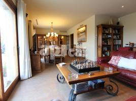 Houses (villa / tower), 488.00 m², almost new, Calle Crota