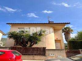Houses (detached house), 186.00 m², near bus and train, Calle del Conflent