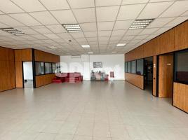 For rent office, 50.00 m², near bus and train