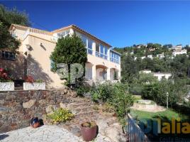 Houses (villa / tower), 425.00 m², Calle Xiprer