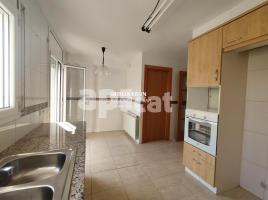 Houses (terraced house), 210.00 m², almost new, Calle Torres i Bages