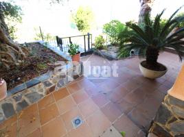 Houses (villa / tower), 209.00 m², almost new