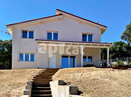 Houses (villa / tower), 136.00 m², almost new
