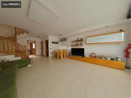 Detached house, 202.00 m², almost new