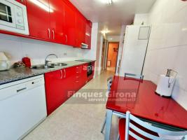 Flat, 123.00 m², almost new