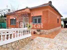 Houses (villa / tower), 116.00 m², almost new, Calle Calle
