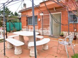 Houses (villa / tower), 116.00 m², almost new, Calle Calle