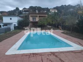 Houses (villa / tower), 378.00 m², almost new