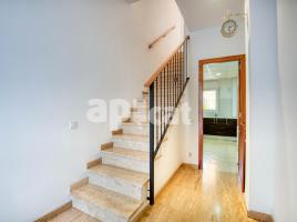 Houses (detached house), 174.00 m², almost new, Calle Ridaura