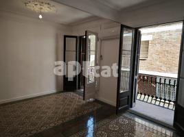 Flat, 88.00 m², close to bus and metro