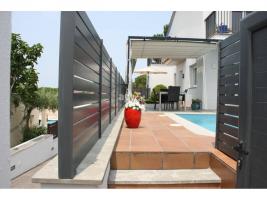 Detached house, 244.00 m², almost new