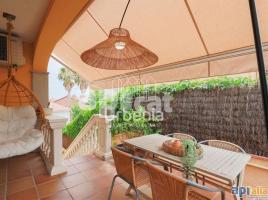 Houses (terraced house), 259 m², almost new, Zona