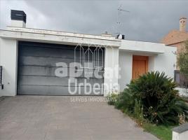 Houses (terraced house), 677 m², almost new, Zona