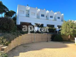 Houses (villa / tower), 230 m², almost new, Zona