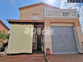 Houses (detached house), 210 m², almost new, Zona