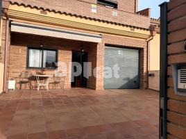 Houses (terraced house), 170.00 m², almost new