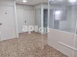 For rent office, 157.00 m², Calle de Sants