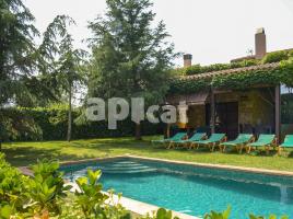 Houses (country house), 190.00 m², almost new
