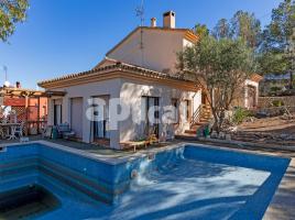 Houses (detached house), 297.00 m², near bus and train, Olivella