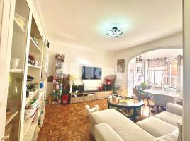 Flat, 123.00 m², close to bus and metro