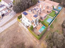 Houses (villa / tower), 380.00 m², almost new