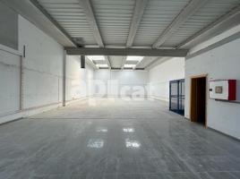 For rent industrial, 500.00 m², almost new, Calle de la Mora, 46