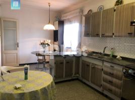 Houses (detached house), 330.00 m², near bus and train