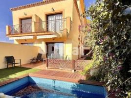 Houses (detached house), 192.00 m², near bus and train, almost new, Vallpineda-Rocamar