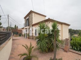 Houses (detached house), 313.00 m², near bus and train