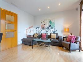 Flat, 119.00 m², close to bus and metro, Hospital Clínico