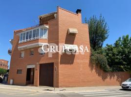Houses (terraced house), 305.00 m², near bus and train, almost new, Torrefarrera