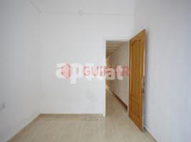 Flat, 80.00 m², close to bus and metro