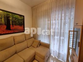 Flat, 55.00 m², near bus and train, almost new