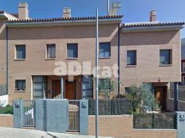 Houses (terraced house), 202.00 m², new, Calle Josep Turu I Salles, 6