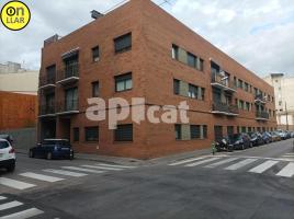 Flat, 105.00 m², near bus and train, almost new, Centro