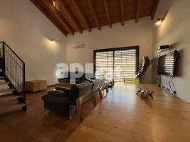 Houses (terraced house), 140.00 m², almost new, Calle Empordà