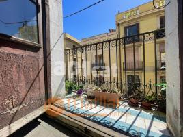Flat, 103.00 m², close to bus and metro