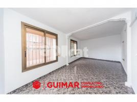Flat, 74.75 m², close to bus and metro