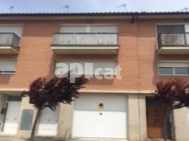 For rent Houses (terraced house), 260.00 m², near bus and train, Calle FEMOSA