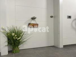 Flat, 68.00 m², near bus and train, almost new, Calle de Ponent