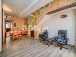 Flat, 137.00 m², close to bus and metro