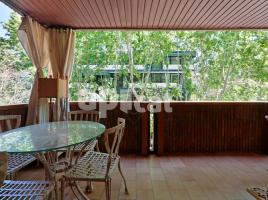 Flat, 234.00 m², close to bus and metro