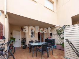 Houses (terraced house), 120.00 m², near bus and train, almost new