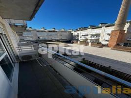 Apartament, 33.00 m², almost new, Calle Enric Vincke