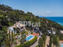 Houses (villa / tower), 295.00 m²