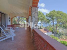 Casa (xalet / torre), 295.00 m²