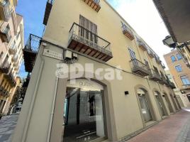 For rent business premises, 160.00 m², near bus and train, Calle Joan Maragall, 18