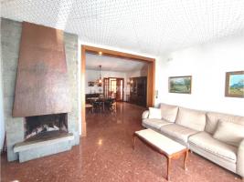 Piso, 304.00 m²