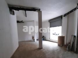 Local comercial, 81.00 m², cerca de bus y tren, seminuevo, Calle de Maria Aurèlia Capmany